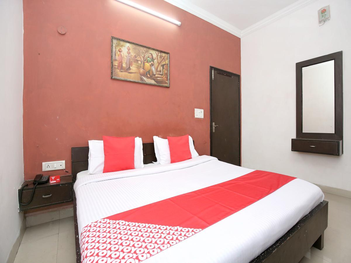 Oyo 12972 Hotel Krishna Castle Amritszár Kültér fotó