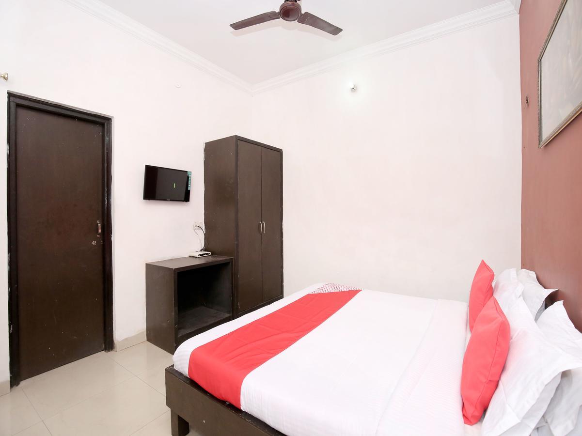 Oyo 12972 Hotel Krishna Castle Amritszár Kültér fotó