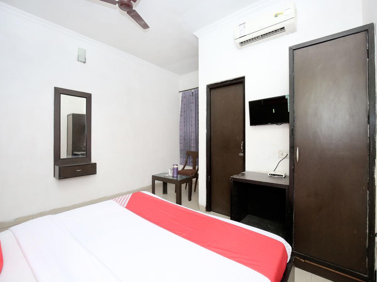 Oyo 12972 Hotel Krishna Castle Amritszár Kültér fotó