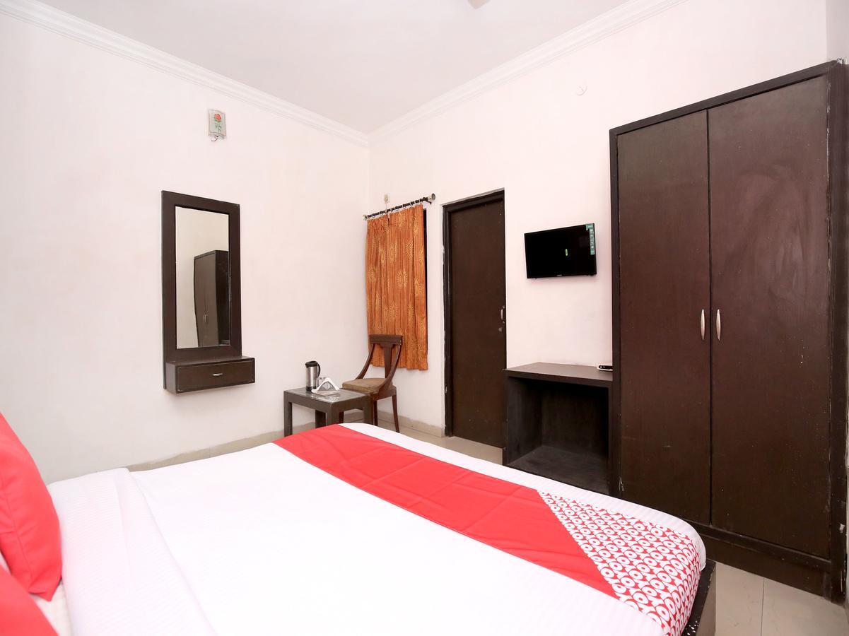 Oyo 12972 Hotel Krishna Castle Amritszár Kültér fotó